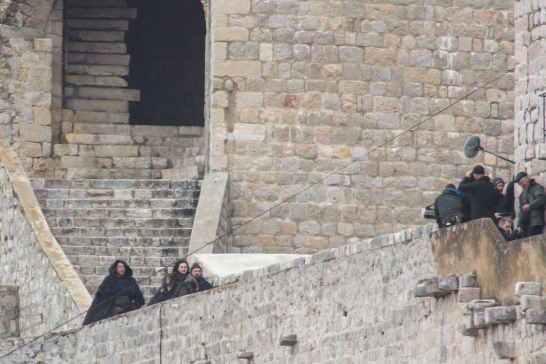 gallery 1518089191 jon snow filming kings landing s8